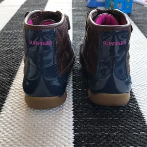 Shoes - Kids size 8 toddler rain/snow boots. Shoes - Kids size 8 toddler rain/snow boots.